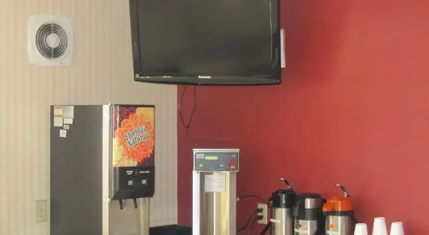 Super 8 Jamaica at JFK Airport