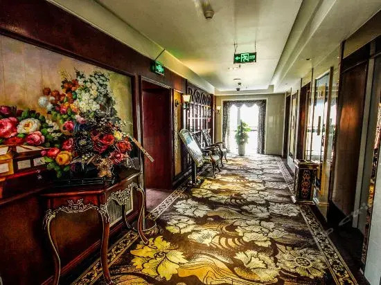 Hawaii Theme Hotel