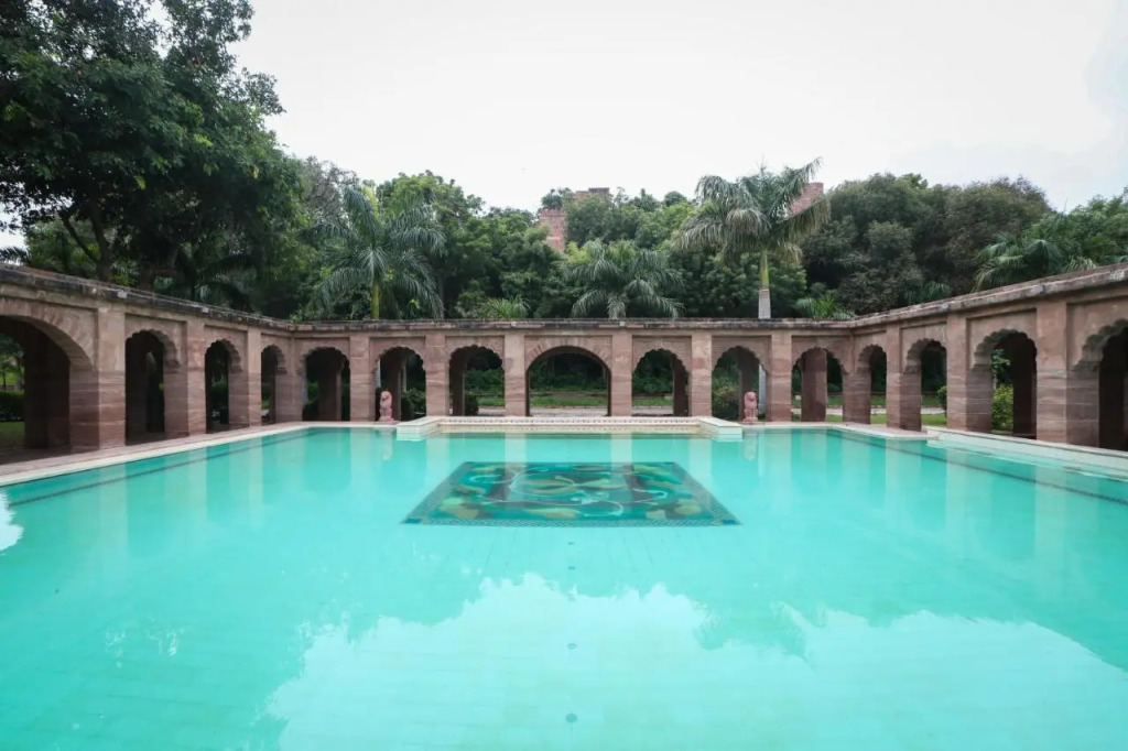 WelcomHeritage Bal Samand Lake Palace