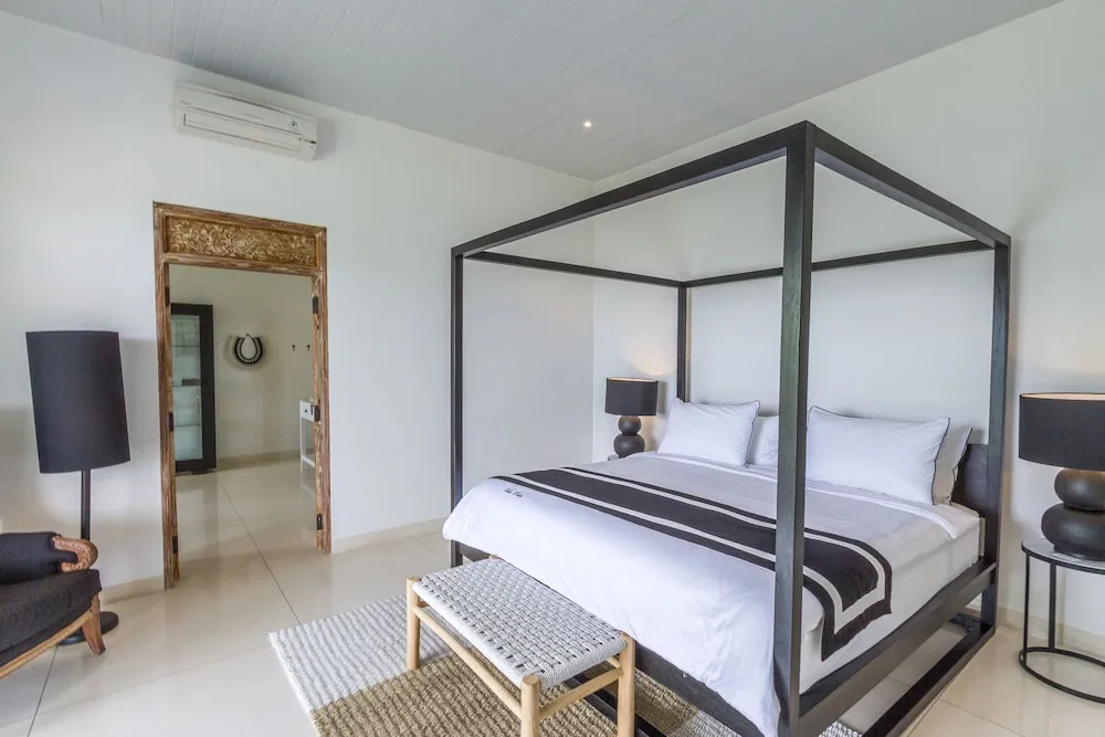 Villa Kusuma - Luxury Sea View 5 Bedroom Villa Close to Savaya