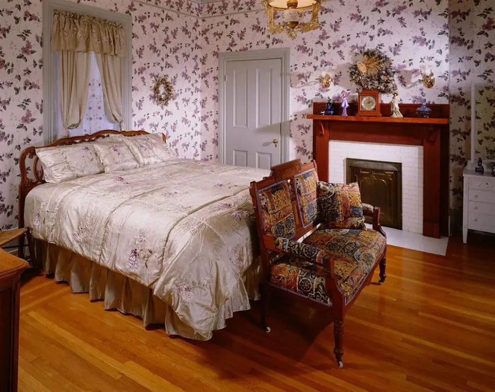 Silver High Manor Bed and Breakfast