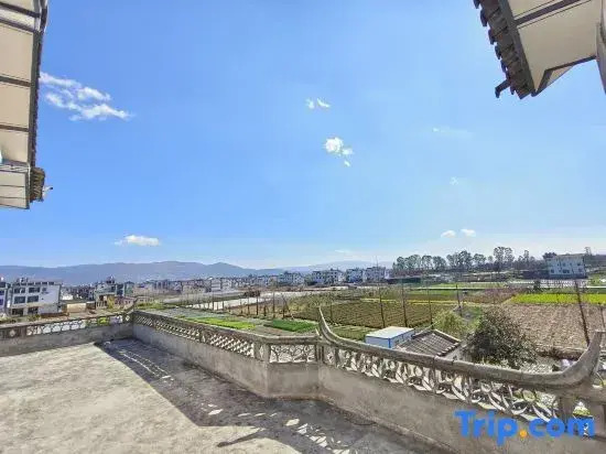 Yingshan Countryside B&B (Erhai Caicun Longkan Wharf Branch)
