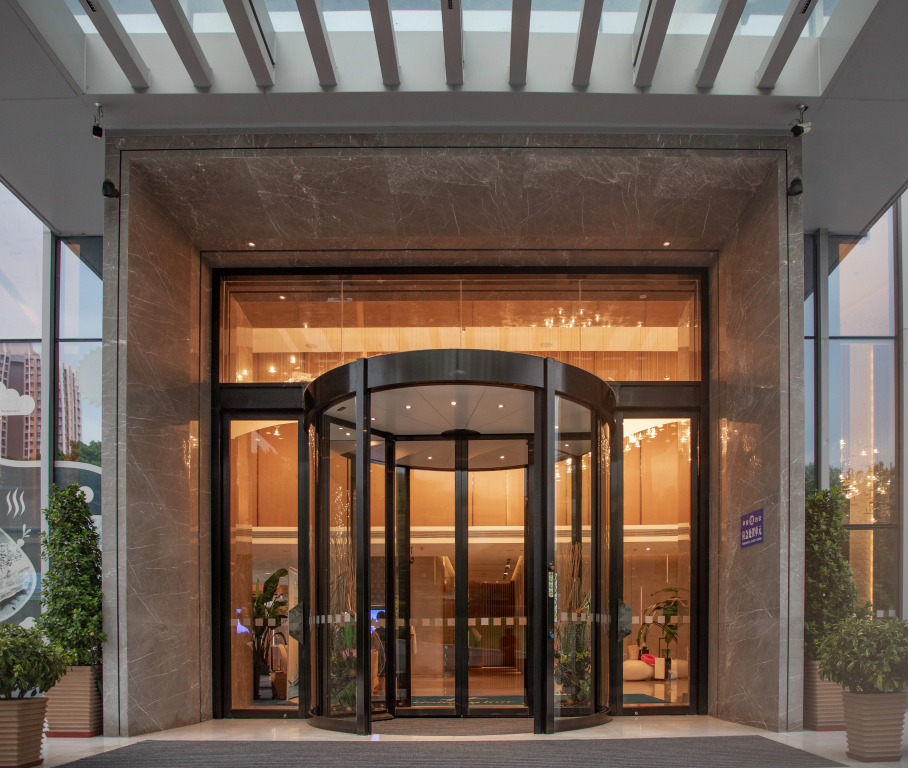Holiday Inn Guangzhou South Lake-an lHG Hotel
