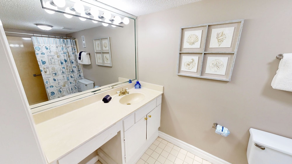 Shoreline Towers 2064 2 Bedroom Condo