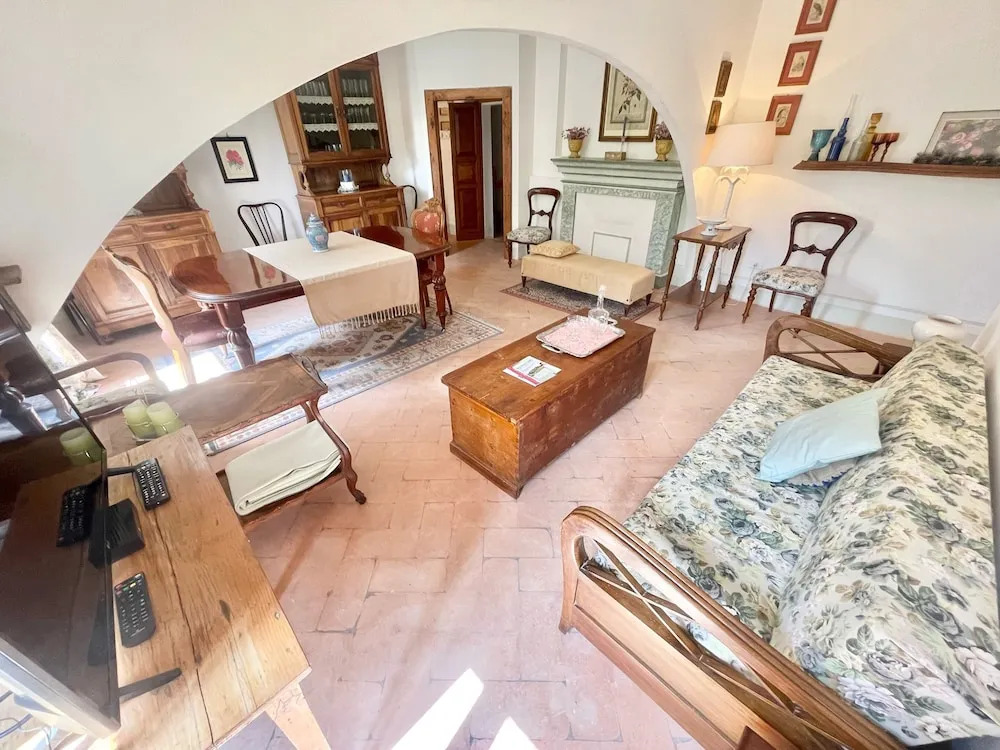Adam House, Exclusive Pool, Outstanding Views, Vast Garden, Aircon, Sleeps 8