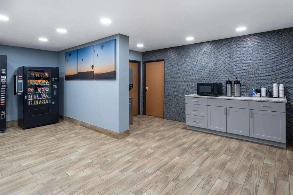 Travelodge by Wyndham Albuquerque East