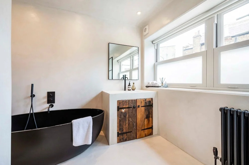 Long Term Stay- Notting Hill by Out of Office Lifestyle