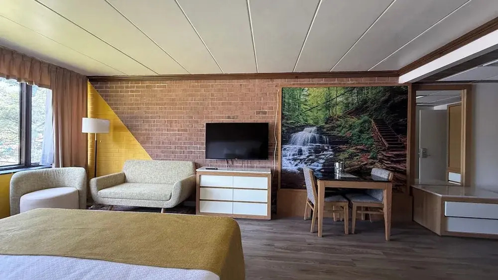 The Lodge Luxury Resort At Lake Harmony