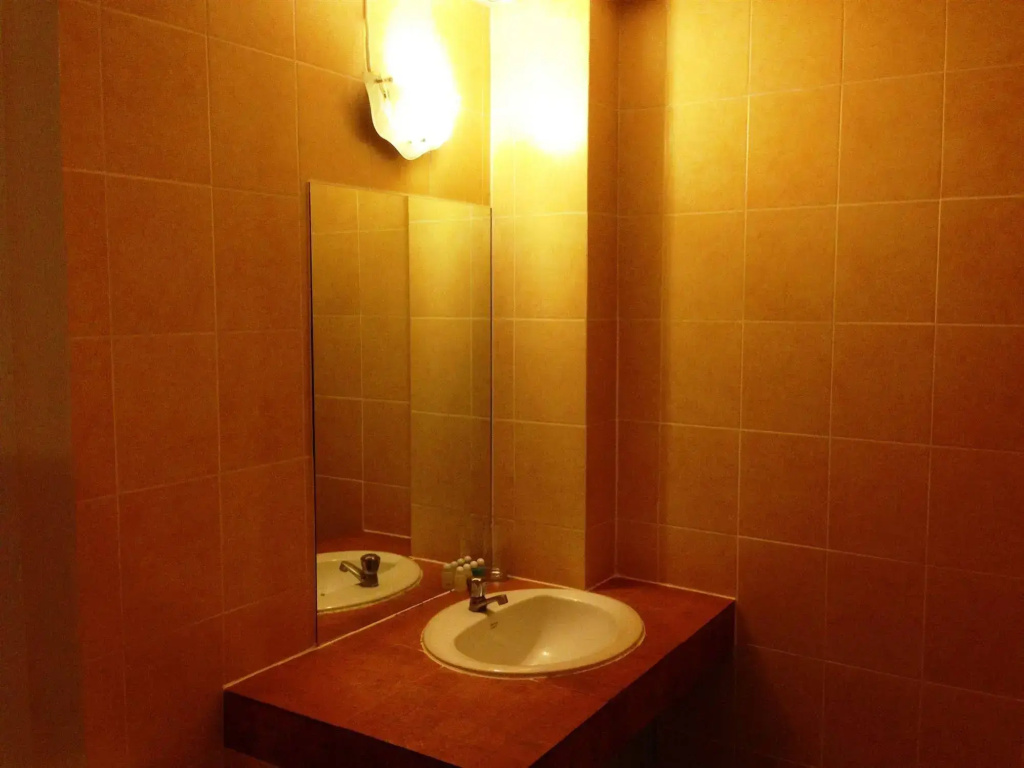 MANGO Lagoon Place