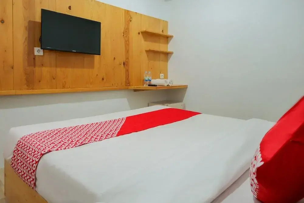 OYO 1317 Pinnus Residence Syariah