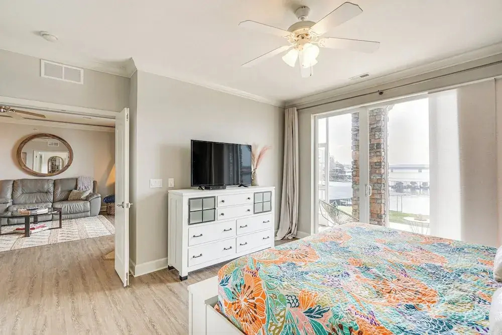 Furnished Porch, Resort Pools! Lands End Condo