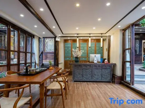 Ting Hua • 360° Ancient Town View Resort (Lijiang Ancient Town Branch)