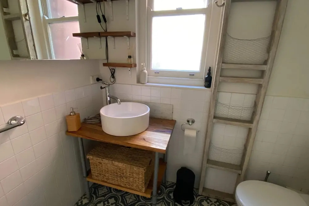 Bright & Sunny 2-bed Unit in the Heart of St Kilda