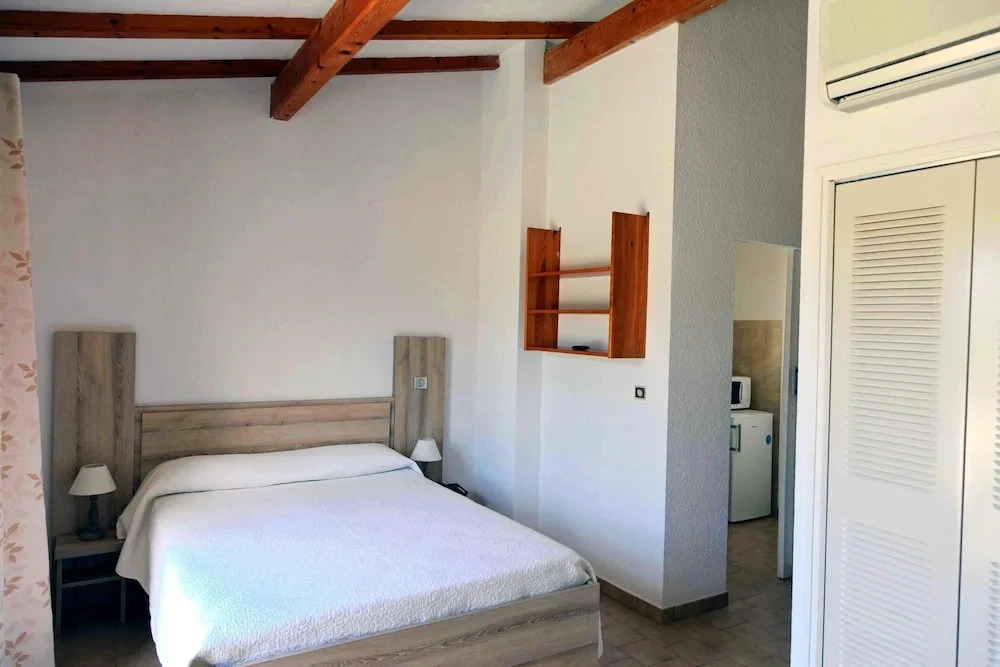 Modern 3-guest Apartment in Lile Rousse