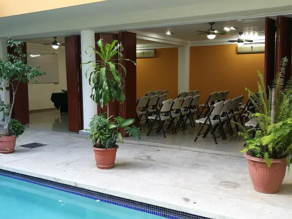 Hotel Windsor Plaza