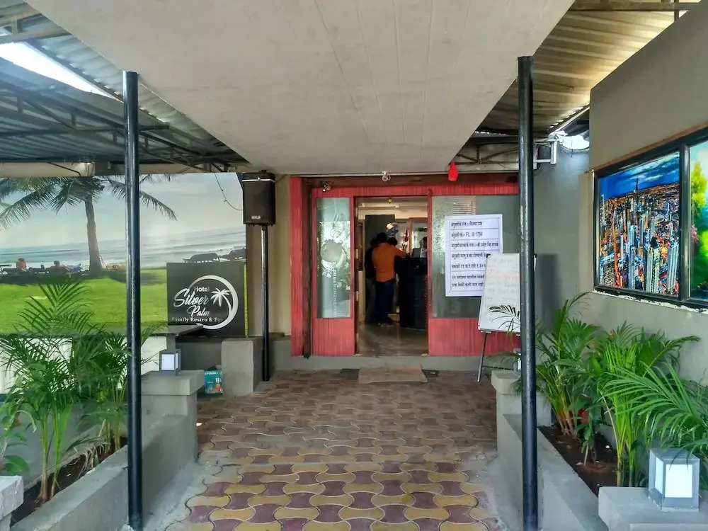 Hotel Silver Palm