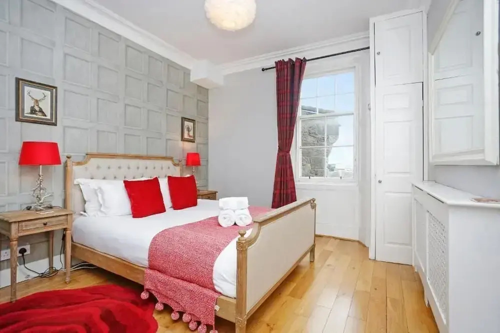Stunning flat near Edinburgh Castle