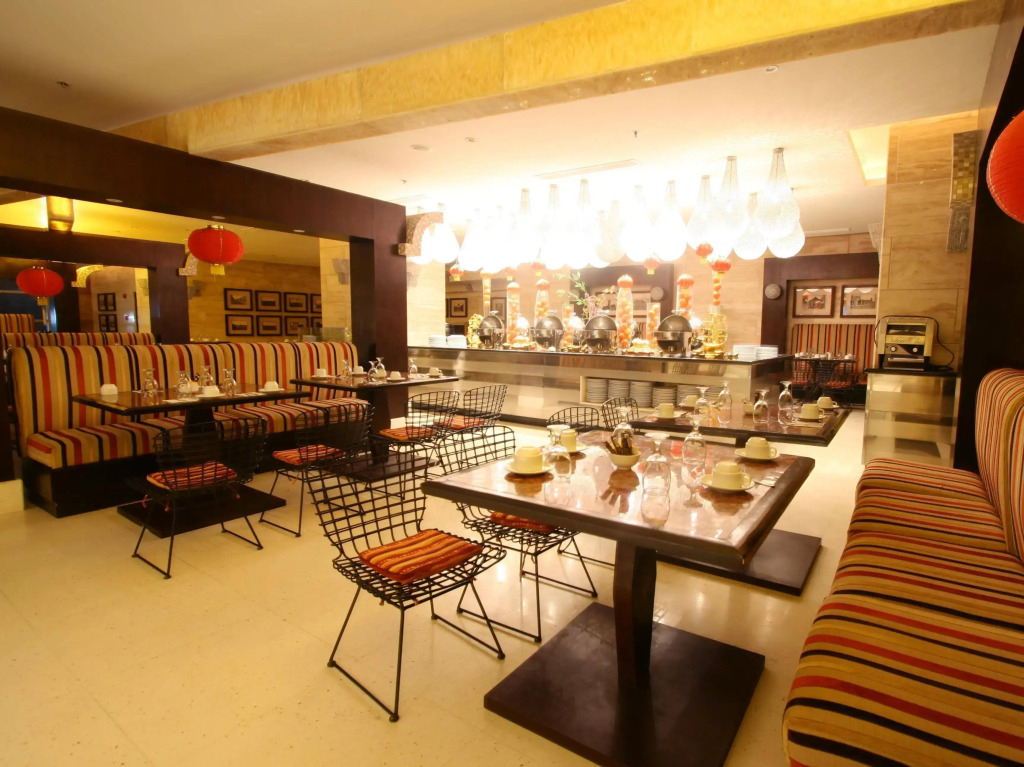Crown Regency Hotel & Towers