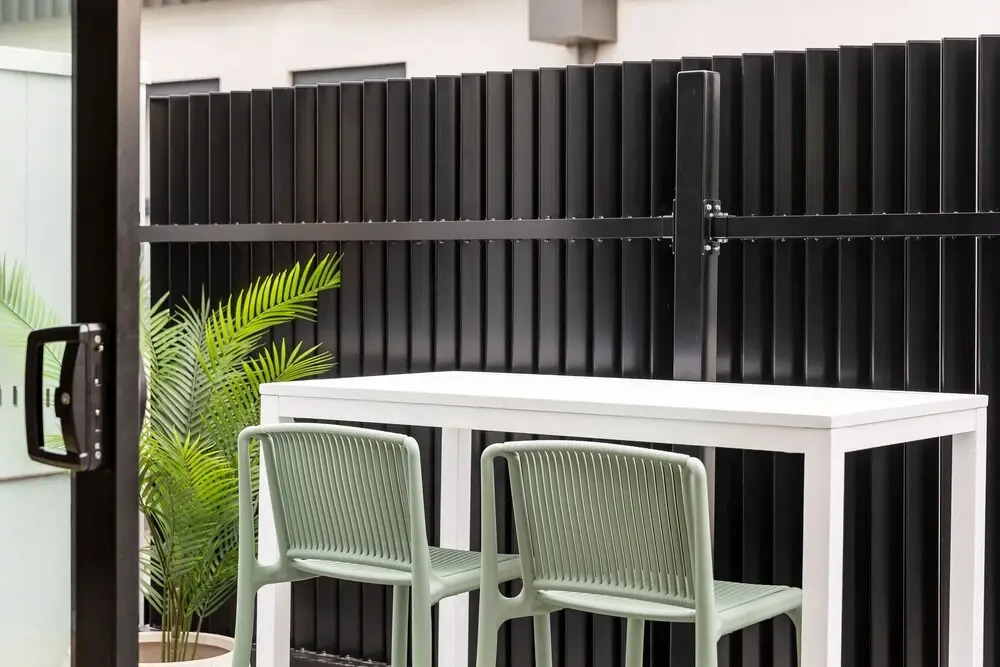Docker Street Apartments by Urban Rest