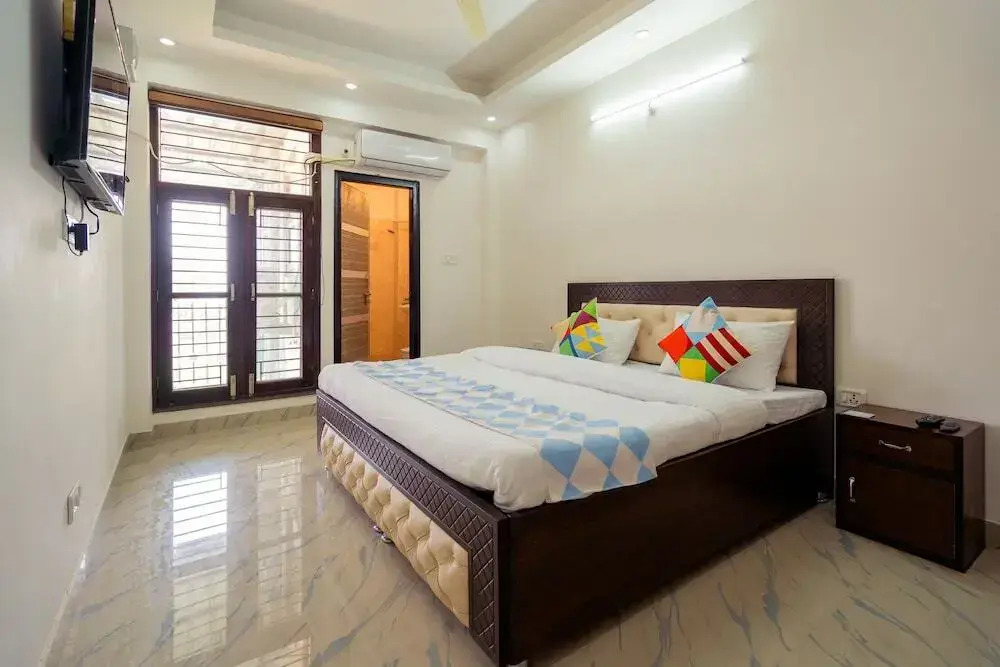 OYO 14054 Home Modern 3BHK Canal Road