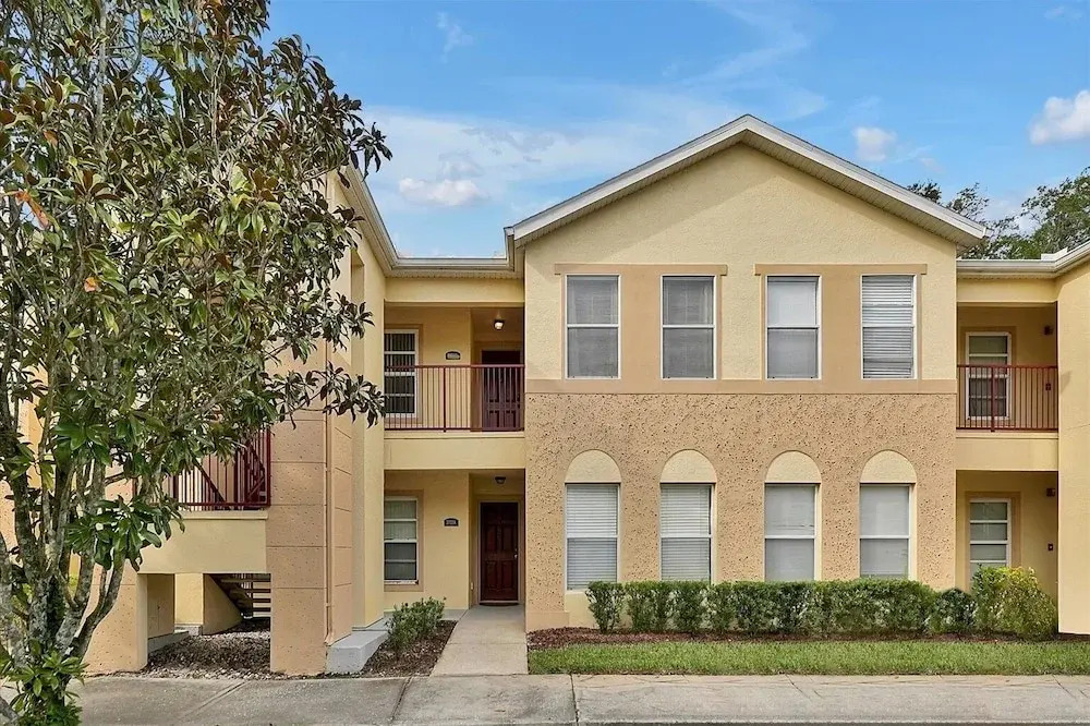 2722 Club Cortile Unit B 3bed