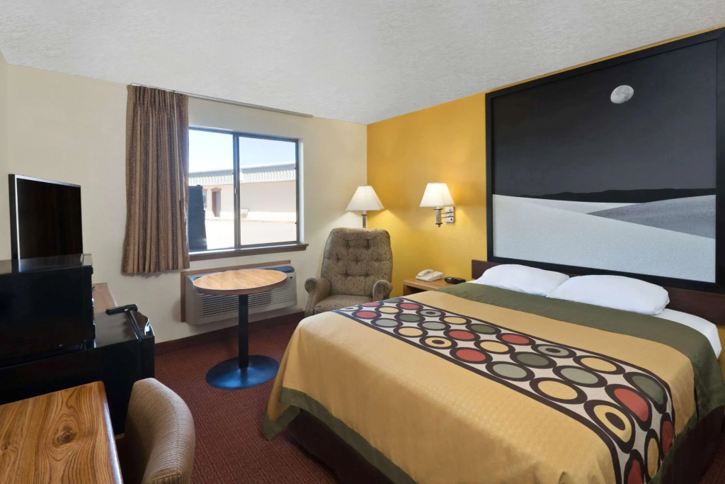Super 8 by Wyndham Alamogordo - White Sands