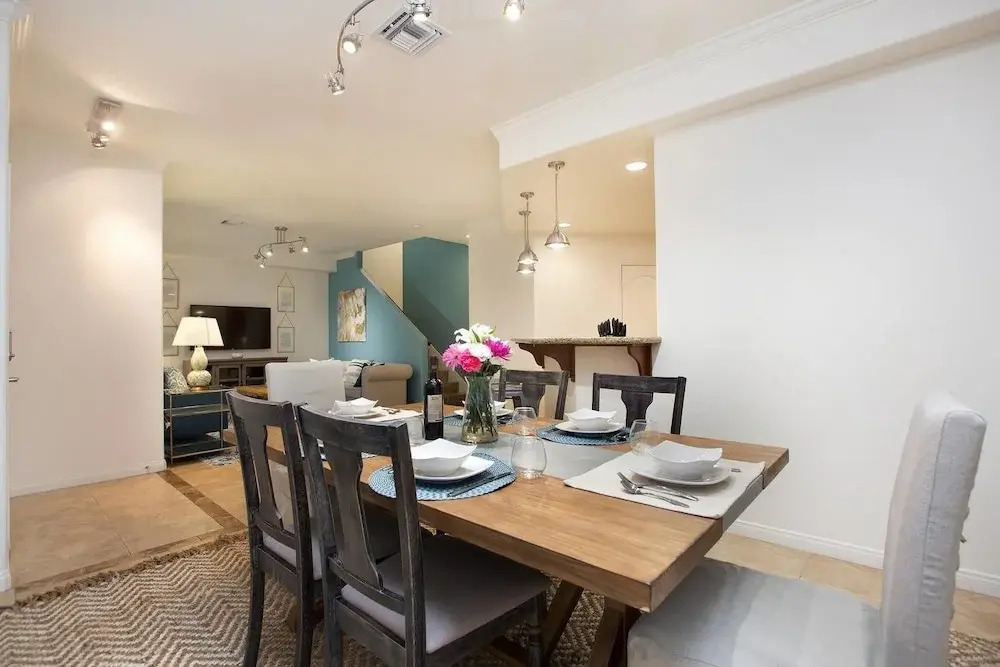 Scenic 4br/3.5ba in PB by Domio