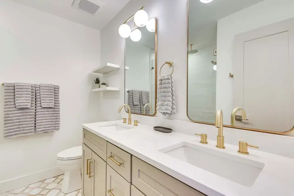 Steps to Sand: Condo w/ Pool in Panama City Beach