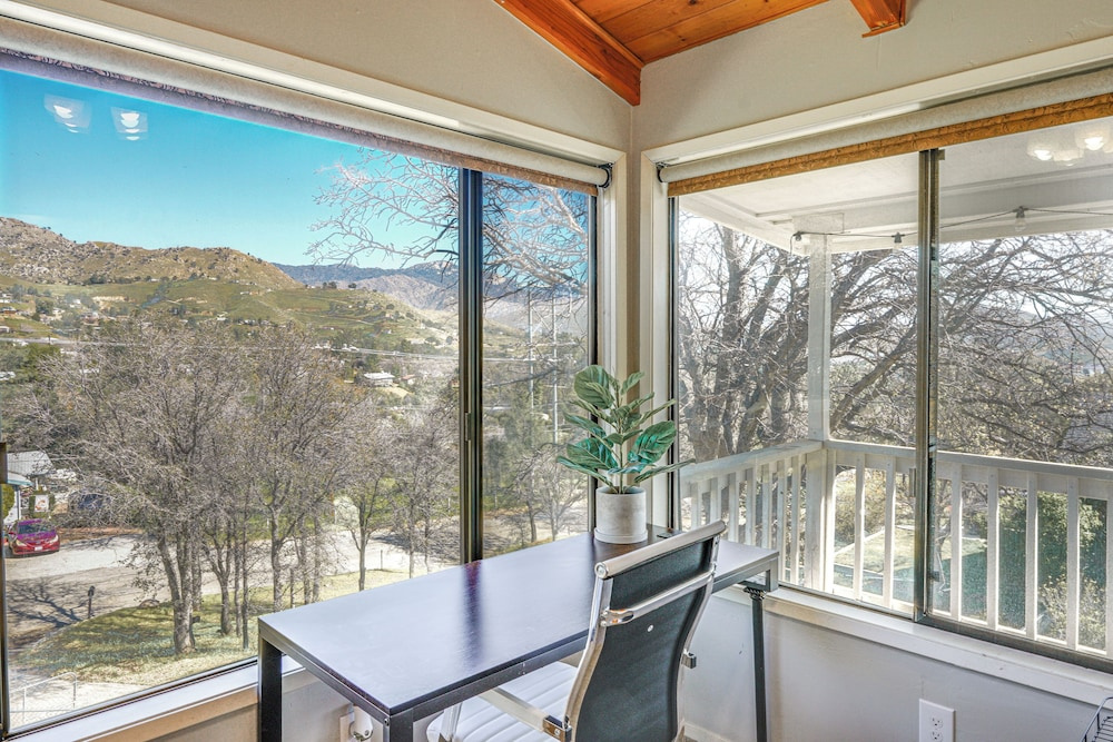 Mtn-view Getaway w/ Game Room, 1 Mi to Kern River!