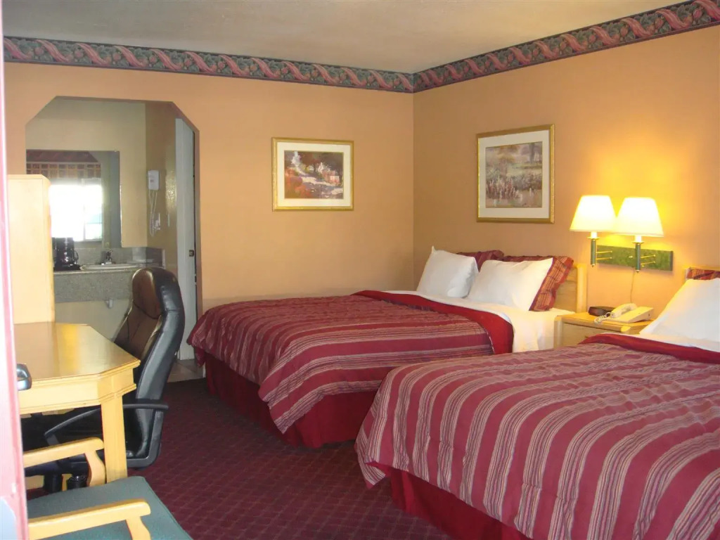 Muir Lodge Motel