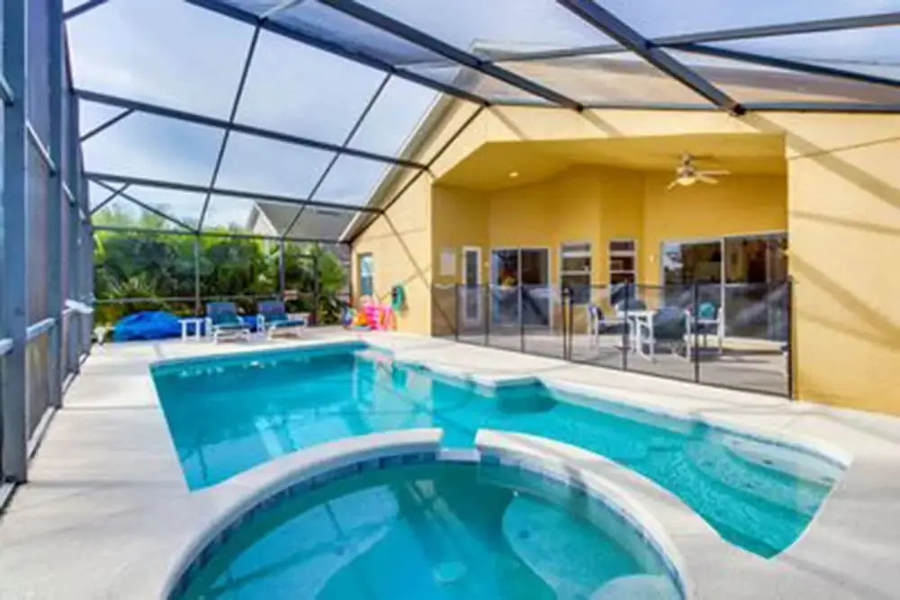 An Amazing 4 Bedroom House With ots own Swimming Pool