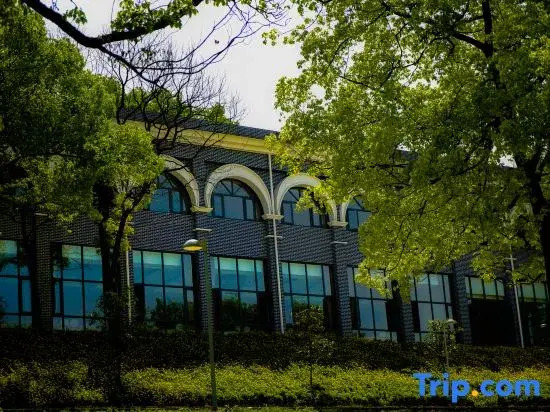 Zhangfei Gudao Holiday Hotel