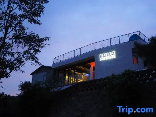 ROLLZ Yeluzi Hotel