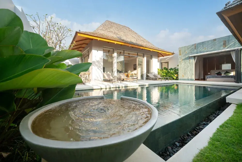 Tropical Pool Anchan Indigo 16