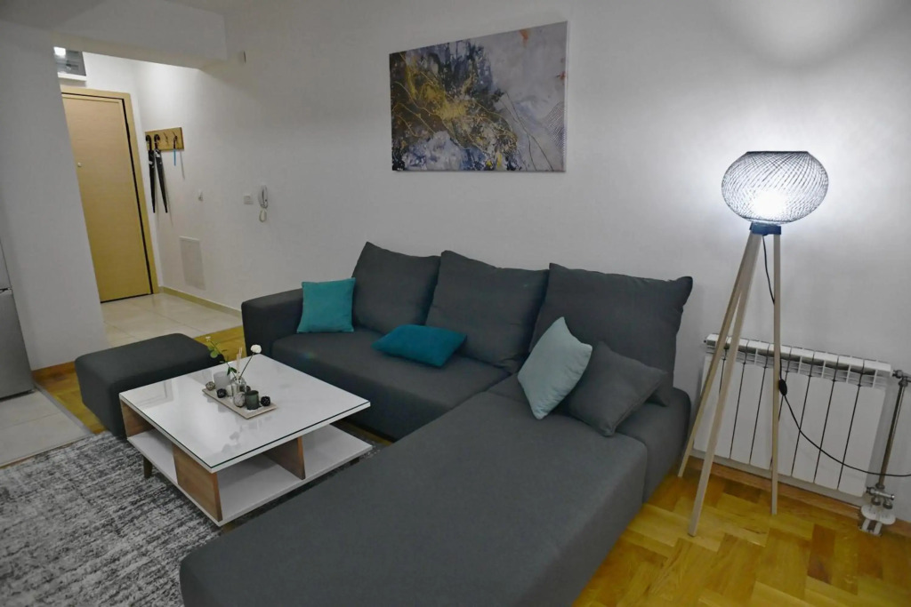 Modern & Cozy near City Center with Balcony, free Parking and coffee