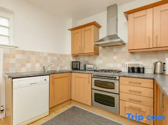 Unique 1 Bed house with Private Parking