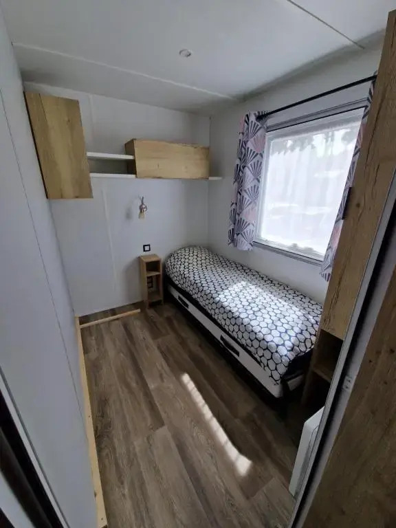 Bungalow neuf 3 chambres avec piscines partagées dans un camping-club vacances haut de gamme