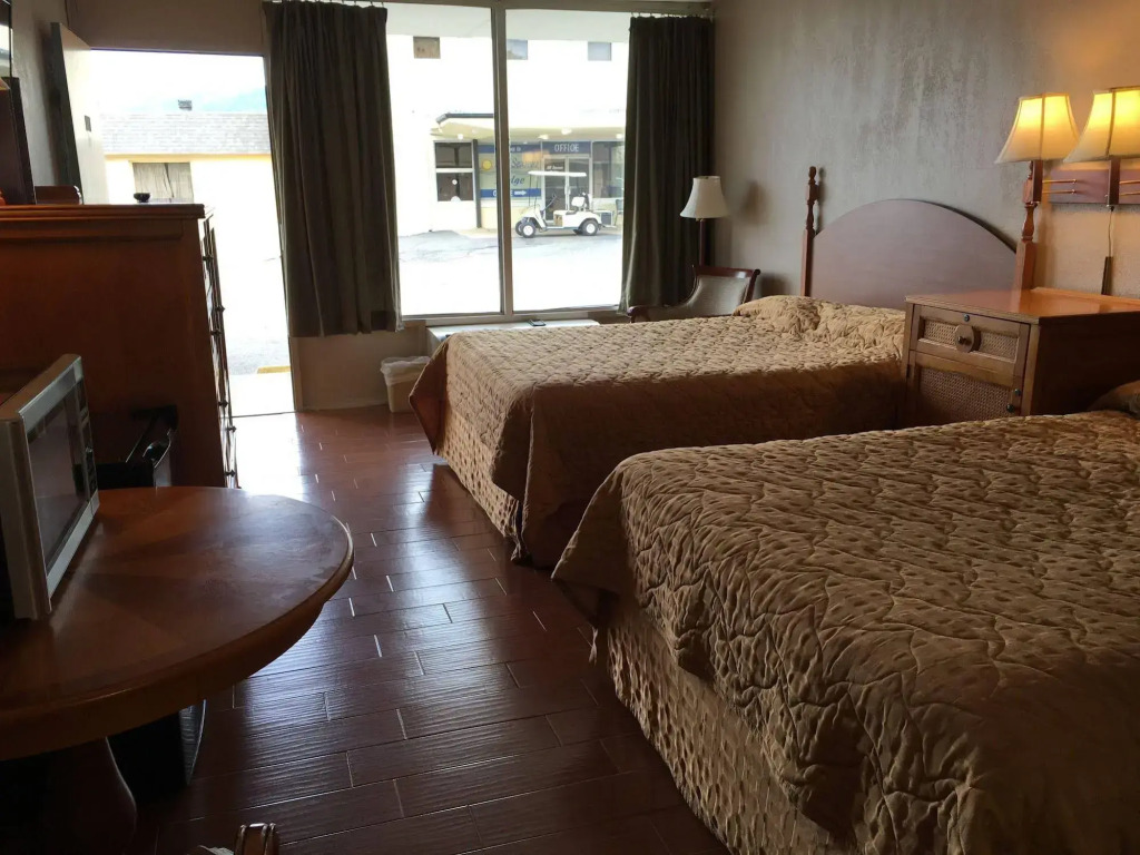 All Seasons Lodge