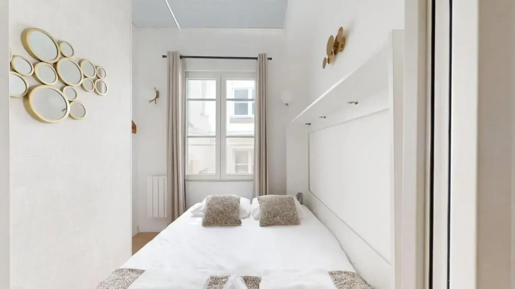 141-Suite Klein, townhouse style APT, Marais, Paris