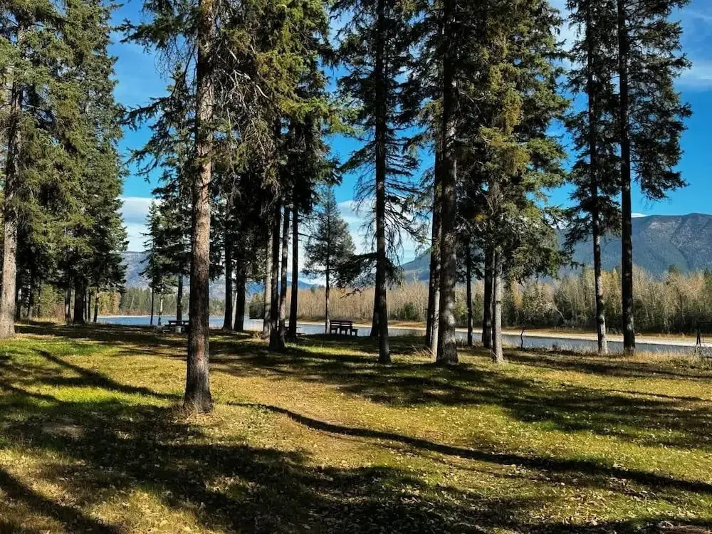 Flathead River Retreat For 15!