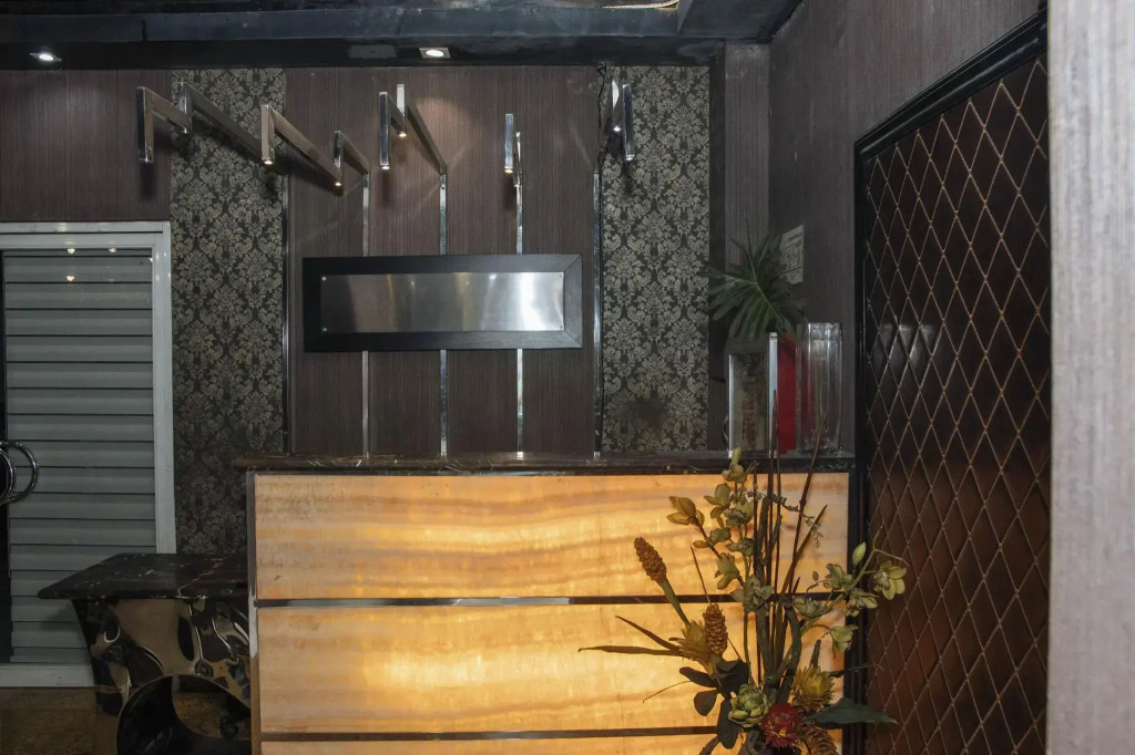 RedDoorz Plus @ Buendia Ave Makati