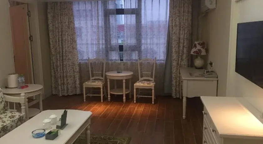 Qionghai Xiangshang Aihua Hotel
