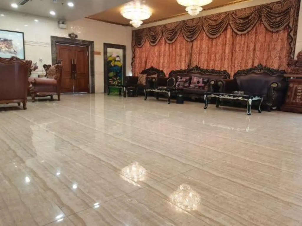 Hot Spring Holiday Hotel
