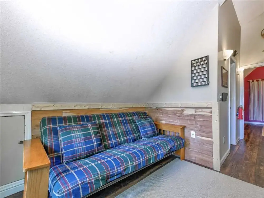 Eagles Nest II - Two Bedroom Cabin