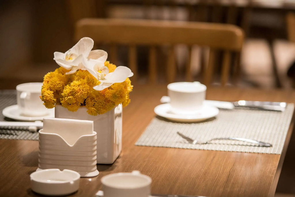Jingtang Ramada Encore Hotel