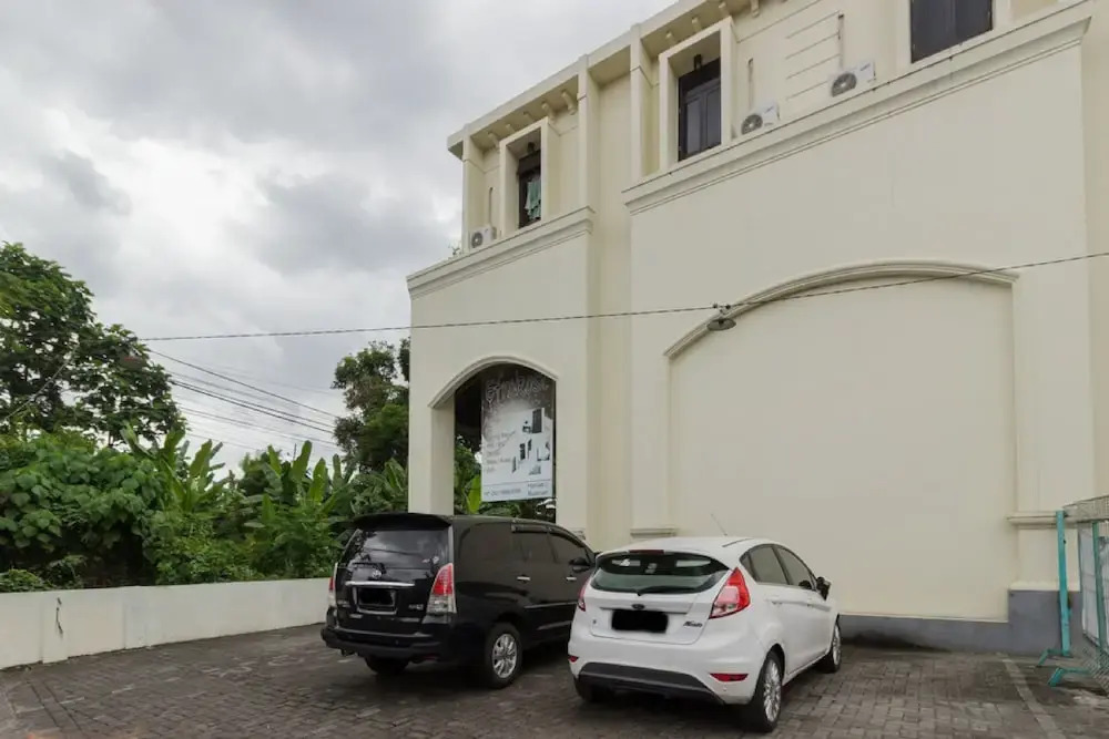 RedDoorz @ Malalayang 2 Manado