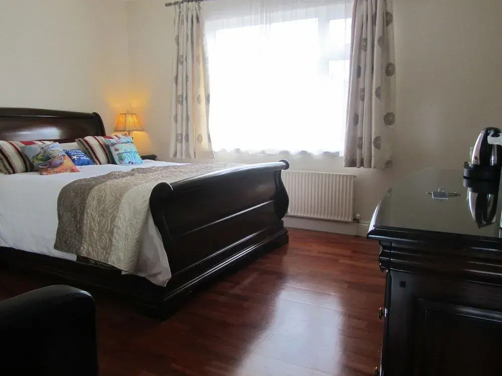 Edencrest Bed  Breakfast