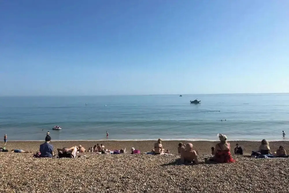 Spacious Central Hove Beach Flat