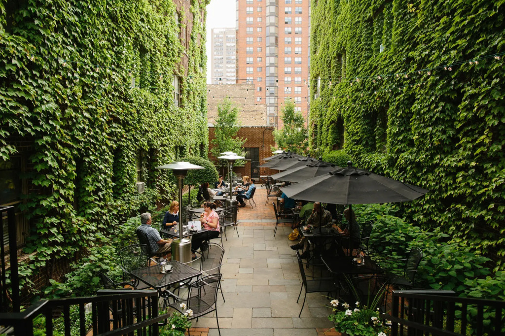 The Plaza Hotel - Milwaukee