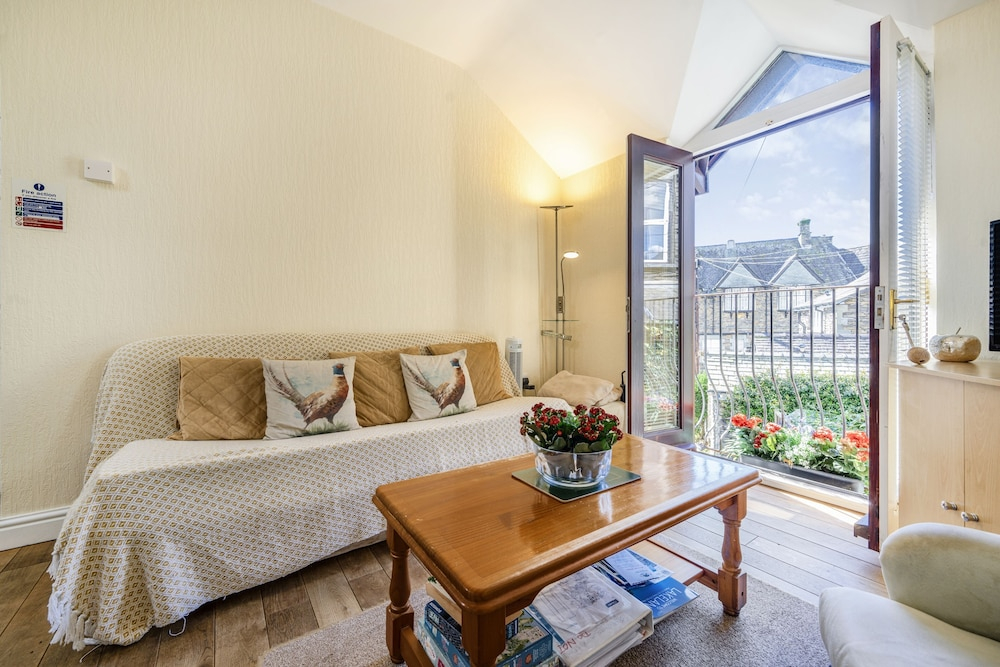 The Retreat with Free Parking